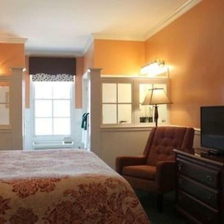 County Clare Inn Milwaukee Bagian luar foto
