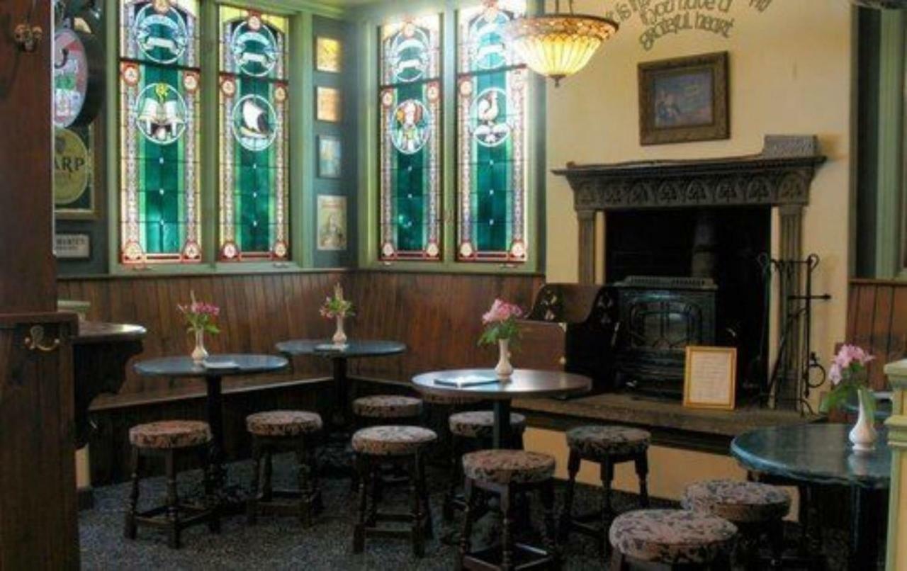 County Clare Inn Milwaukee Bagian luar foto